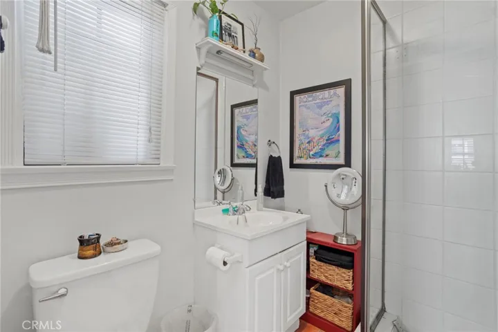6516 Bathroom