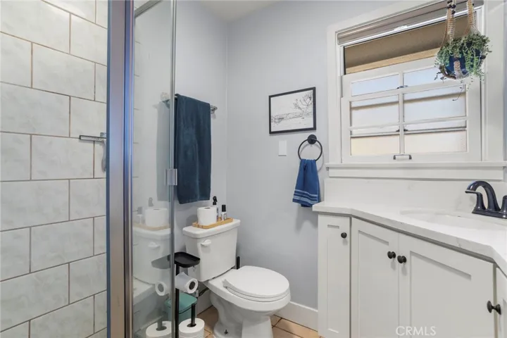 6514 Bathroom