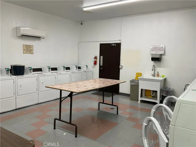 HOA Laundry