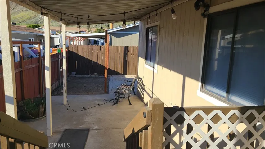 Fenced in Side Yard Patio