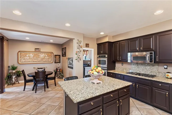 Granite Countertops & SS Appliances
