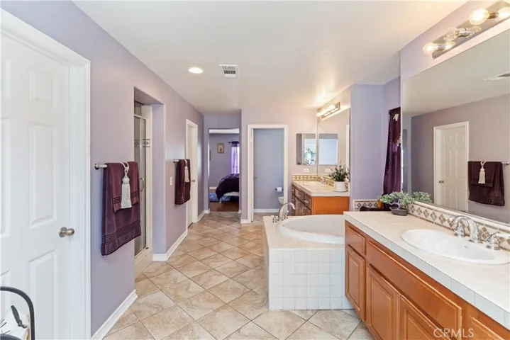 Dual Closets & a deep soaking tub