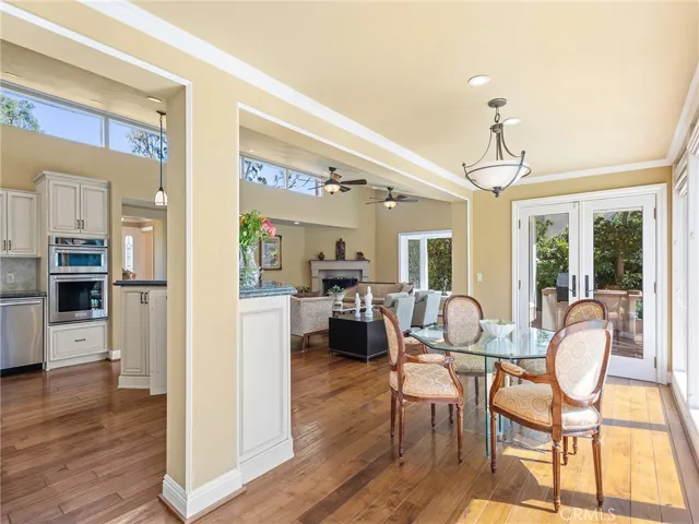 Kitchen/Eating Area