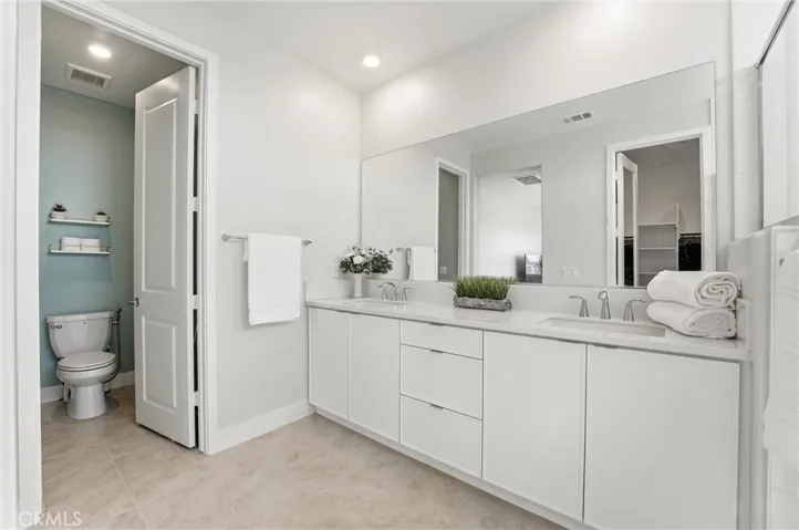 458 Loon, Irvine, California 92618