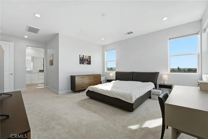 458 Loon, Irvine, California 92618