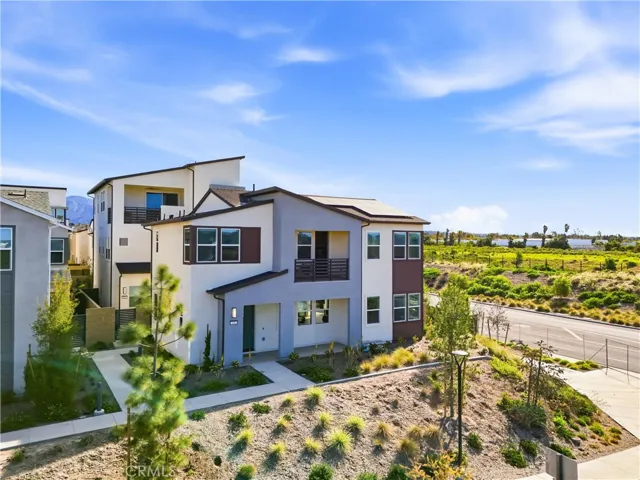 458 Loon, Irvine, California 92618