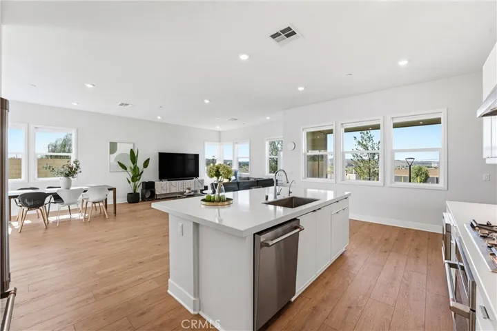 458 Loon, Irvine, California 92618