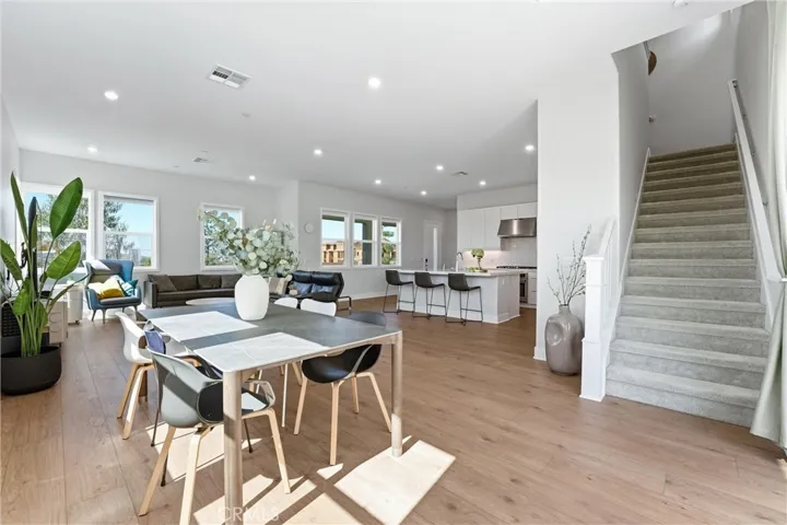 458 Loon, Irvine, California 92618