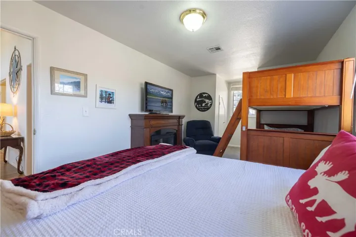 upstairs bedroom #1