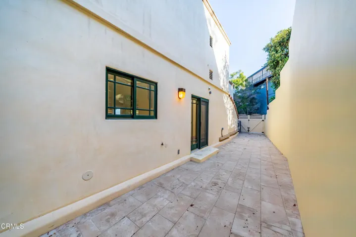 027_1118_oberlin_dr_glendale_ca_91205-37