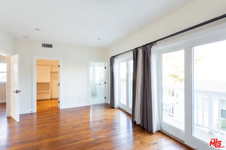 702 Pacific Ave., Venice, California 90291