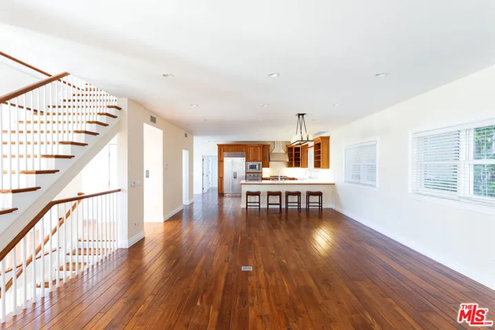 702 Pacific Ave., Venice, California 90291