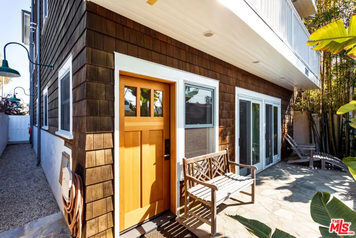 702 Pacific Ave., Venice, California 90291