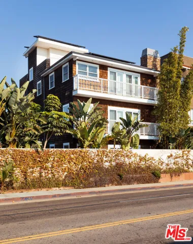 702 Pacific Ave., Venice, California 90291