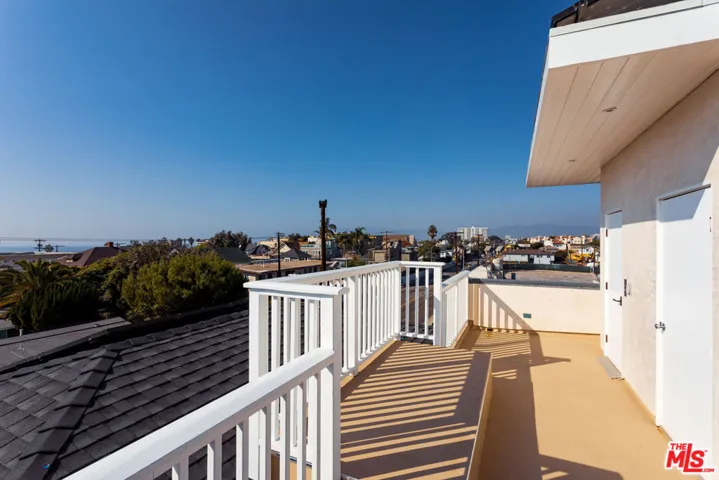 702 Pacific Ave., Venice, California 90291