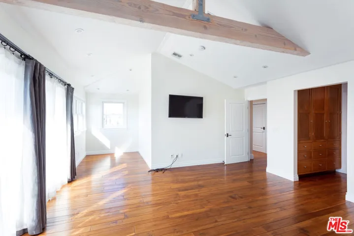 702 Pacific Ave., Venice, California 90291