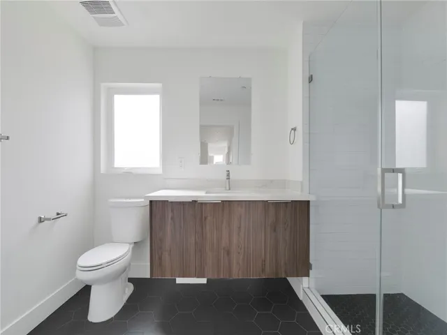 THIRD BATHROOM UPSTAIRS