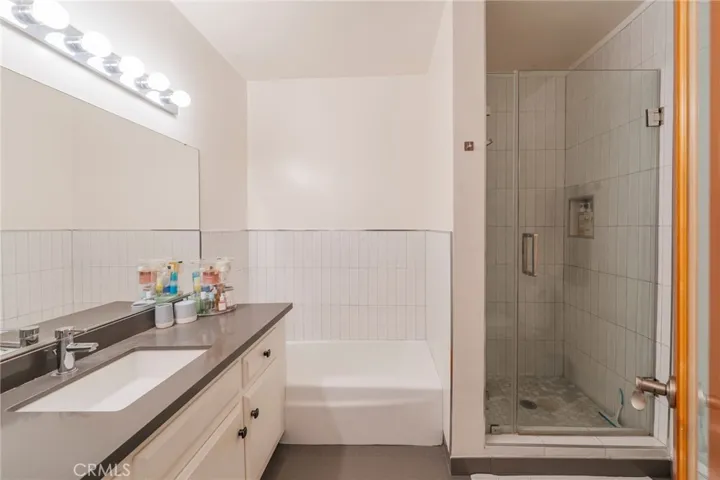 8710 Delgany 3, Playa Del Rey, California 90293