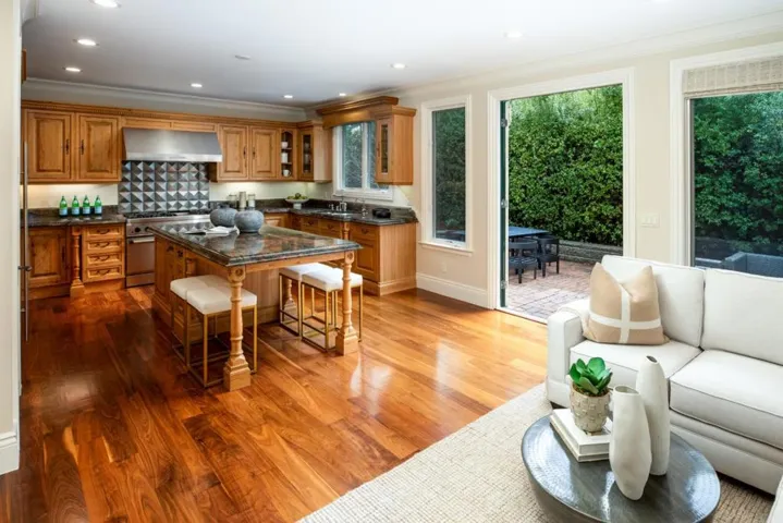 17 Almendral Avenue, Atherton, California 94027