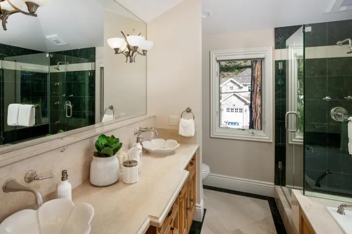 17 Almendral Avenue, Atherton, California 94027