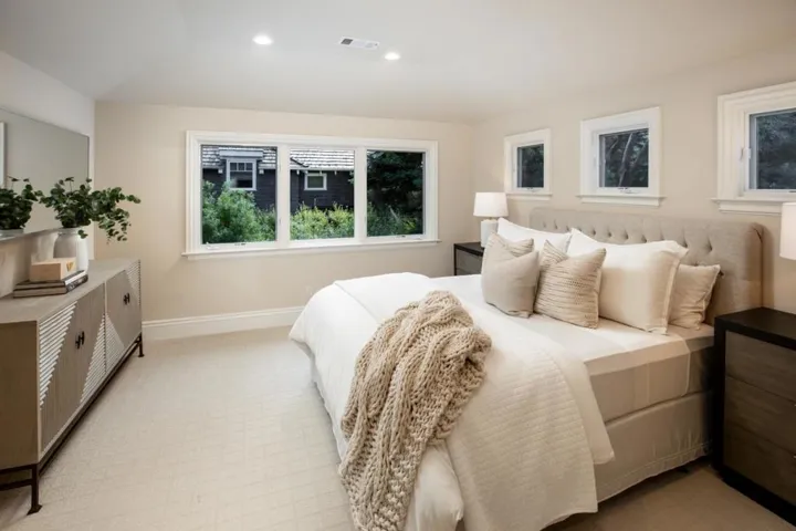 17 Almendral Avenue, Atherton, California 94027