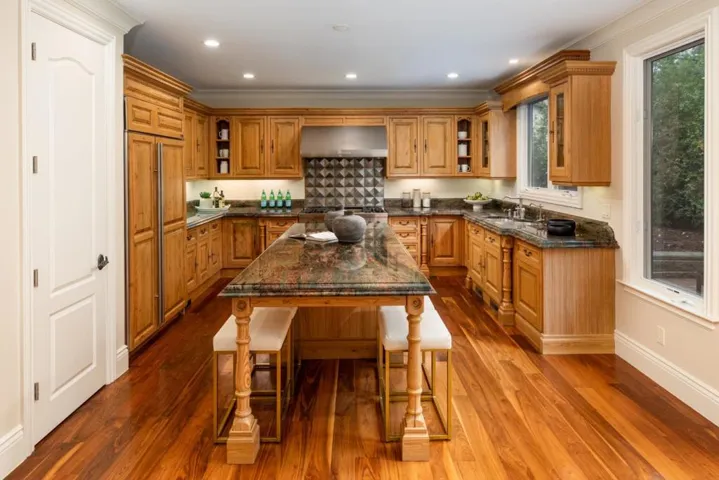 17 Almendral Avenue, Atherton, California 94027