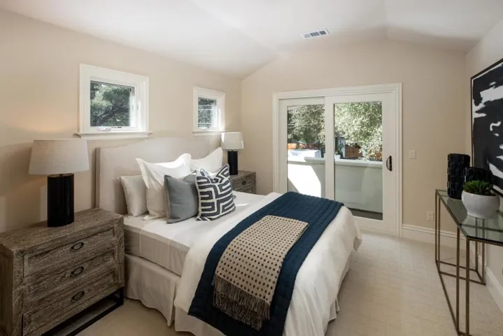 17 Almendral Avenue, Atherton, California 94027