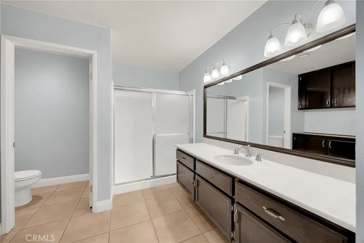 Main master bedroom ensuite