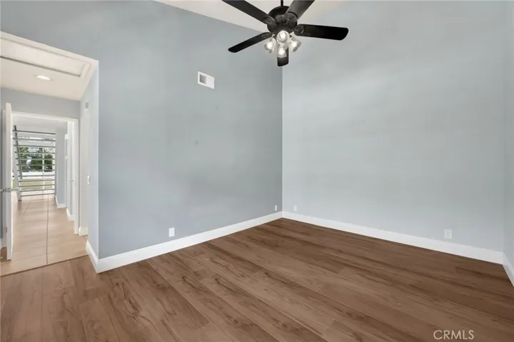 2nd bedroom with walk-in closet & ensuite.