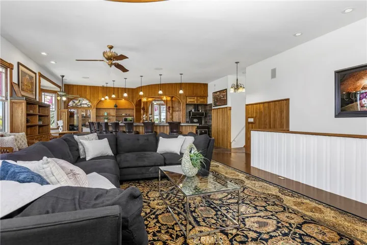 1919 Santa Ana, Costa Mesa, California 92627