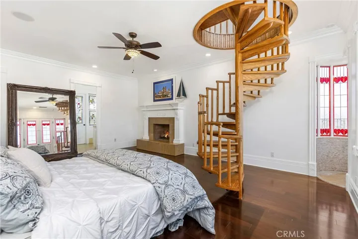 1919 Santa Ana, Costa Mesa, California 92627
