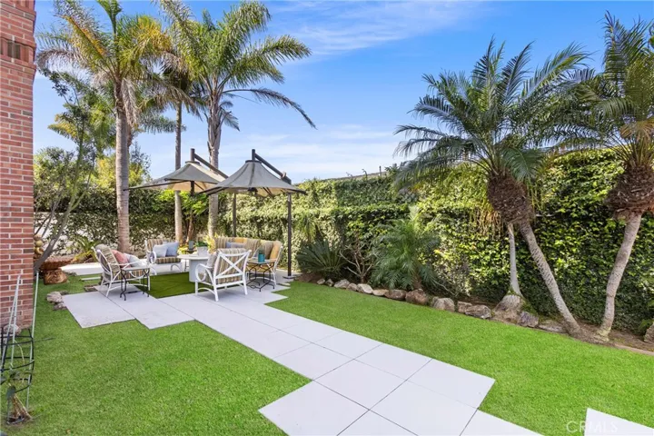 1919 Santa Ana, Costa Mesa, California 92627