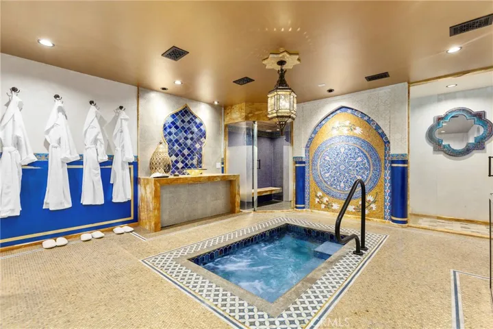 1919 Santa Ana, Costa Mesa, California 92627
