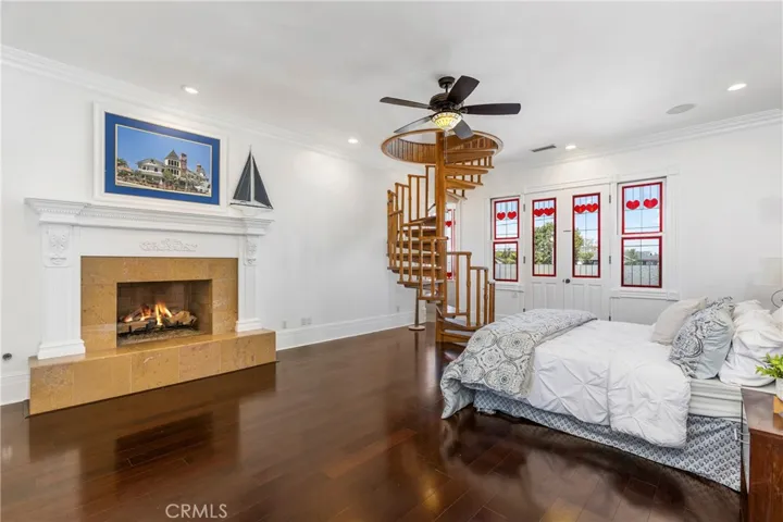 1919 Santa Ana, Costa Mesa, California 92627