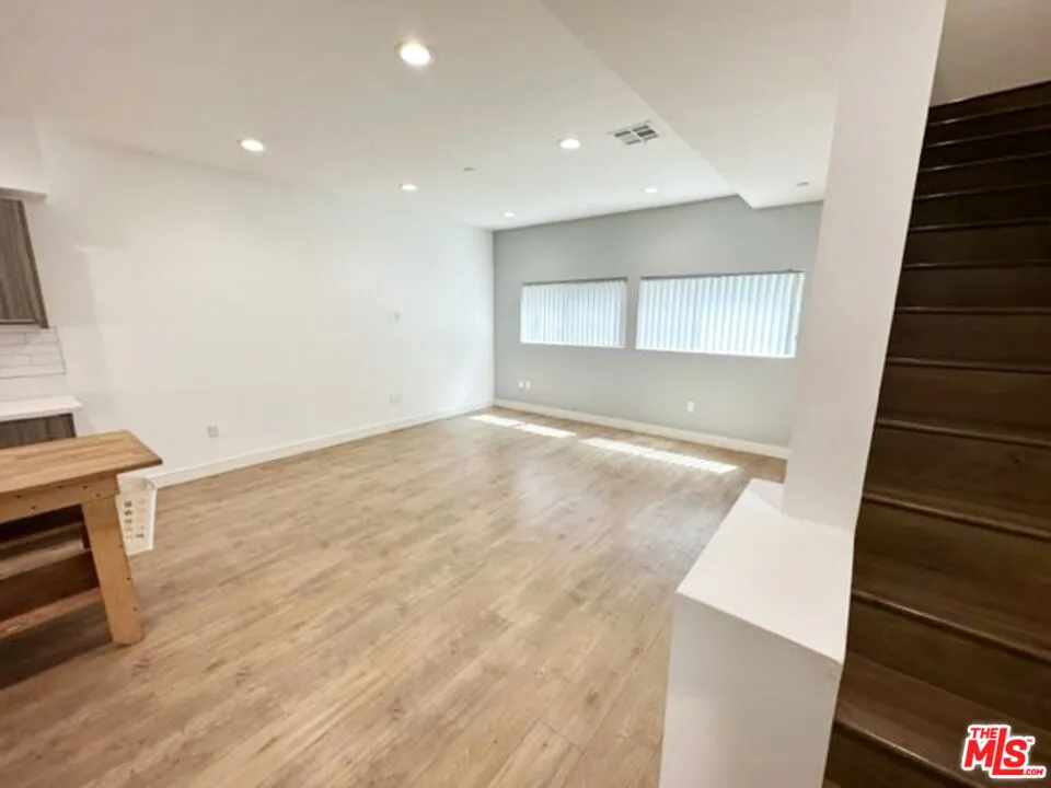 gallery-image 4