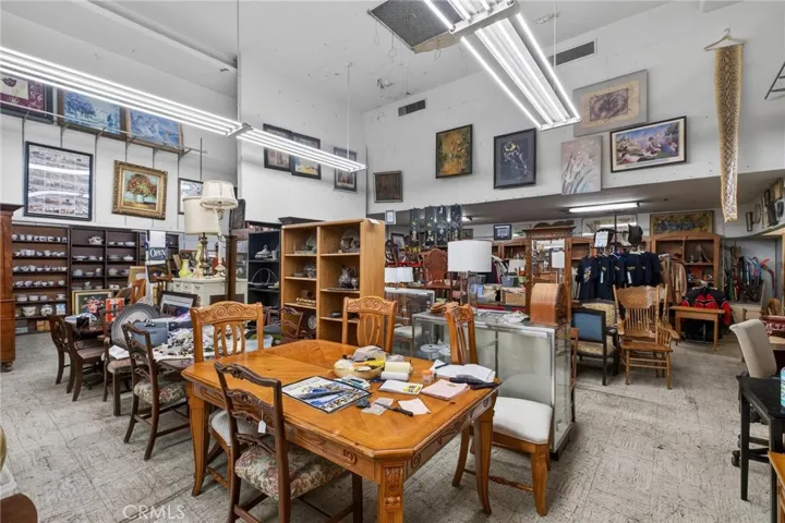 Secondhand Store