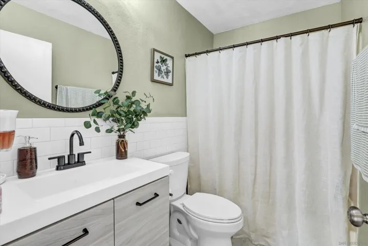1364 Tanager Lane, El Cajon, California 92020