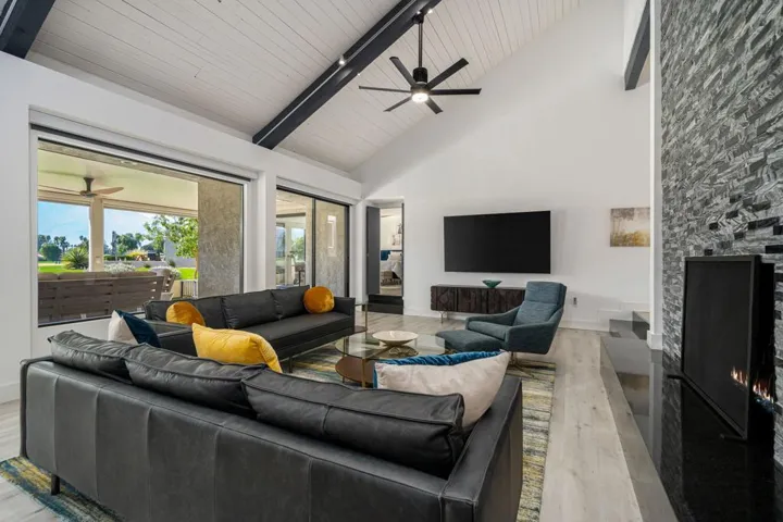 17-web-or-mls-JBMission_OPMG_0326_017