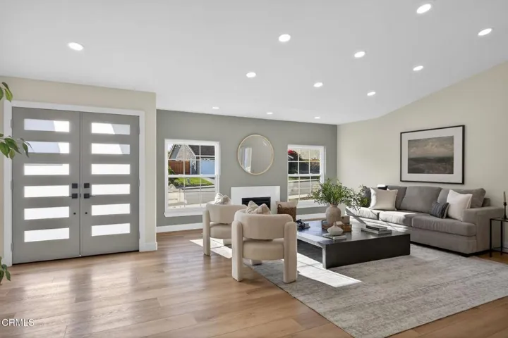 Bright Living Room & Modern Entry