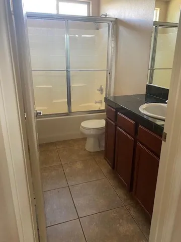 2ED49106-6CCA-4960-AD80-CDF982977D9E