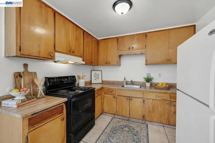 AI Staged Kitchen