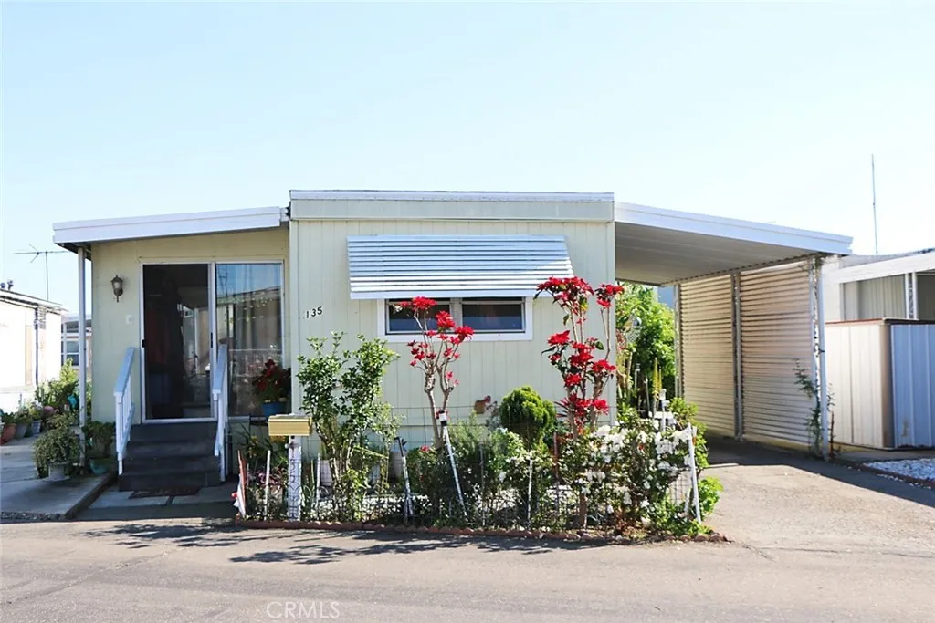 Mobile home, Front view