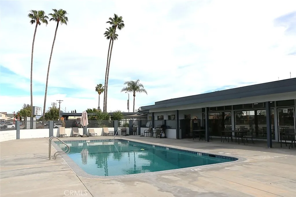 Community, main pool