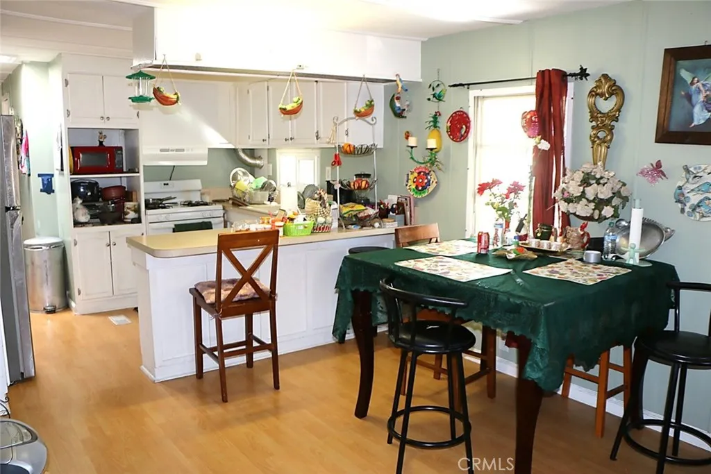 Kitchen with eating area