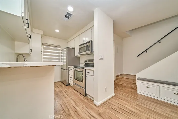 KITCHEN W COUNTER 2