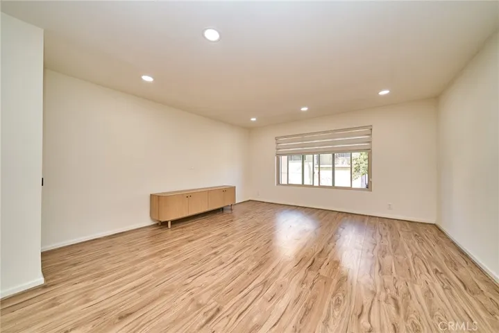 LIVINGROOM 1