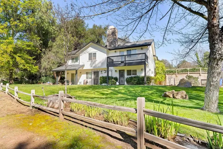 ADU (upper unit is 3beds/2baths and downstairs unit 2beds/1bath)