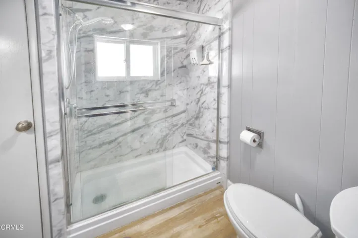 Bathroom2 (1)