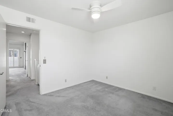 29_bedroom
