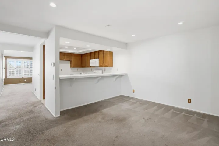 21_family room